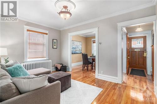 119 Russell Avenue, Ottawa, ON - Indoor Photo Showing Living Room