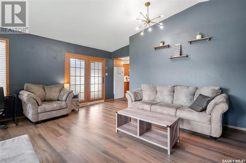 63 Davidson Crescent, Saskatoon, SK - Indoor Photo Showing Living Room