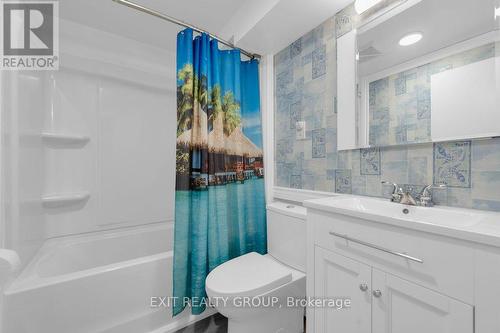 2 Munro Avenue, Belleville, ON - Indoor Photo Showing Bathroom