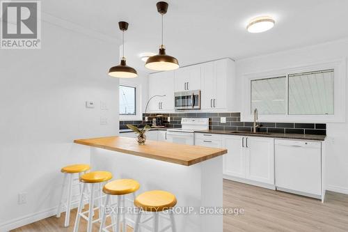 2 Munro Avenue, Belleville, ON - Indoor Photo Showing Kitchen With Upgraded Kitchen