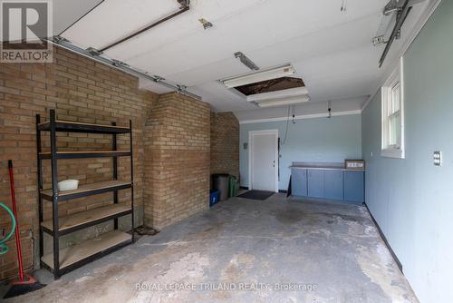 376 Ridgewood Crescent, London, ON - Indoor Photo Showing Garage