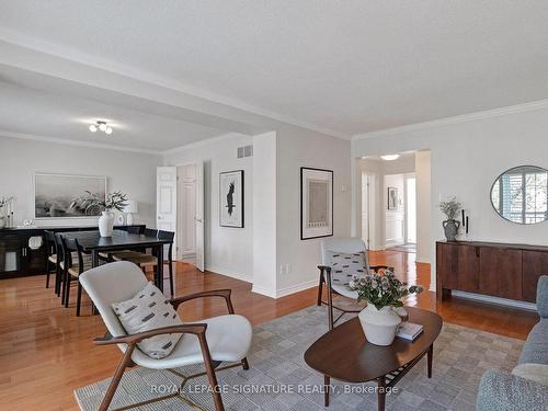 16 Cartwheel Millway, Toronto, ON - Indoor Photo Showing Living Room