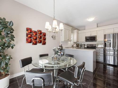 17 Wildflower Dr, Richmond Hill, ON - Indoor Photo Showing Dining Room