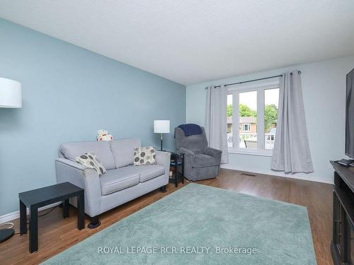 52 Cannon Crt, Orangeville, ON - Indoor Photo Showing Living Room