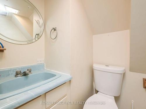 52 Cannon Crt, Orangeville, ON - Indoor Photo Showing Bathroom