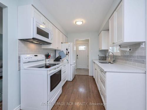 52 Cannon Crt, Orangeville, ON - Indoor Photo Showing Kitchen