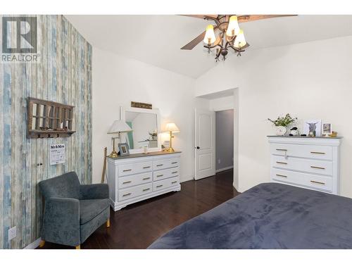 145 Magic Drive, Kelowna, BC - Indoor Photo Showing Bedroom