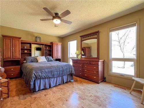 106083 Hwy 1W Road, Brandon, MB - Indoor Photo Showing Bedroom