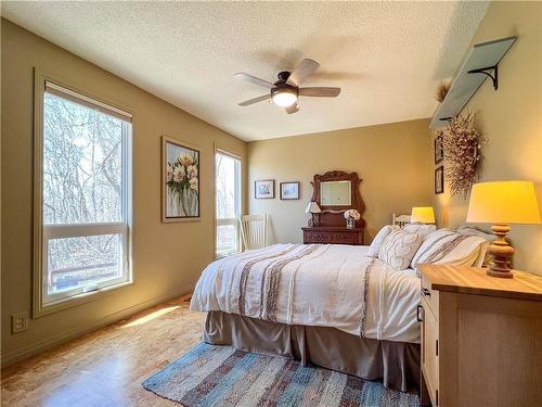 106083 Hwy 1W Road, Brandon, MB - Indoor Photo Showing Bedroom