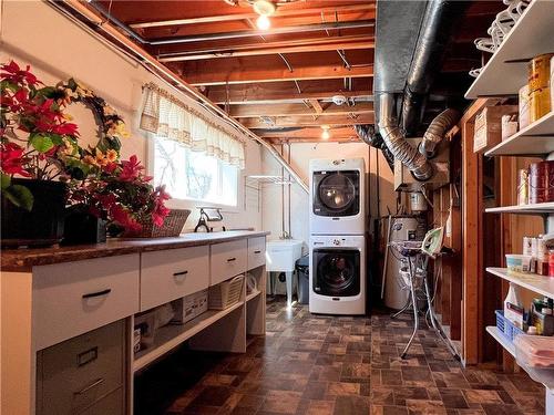 106083 Hwy 1W Road, Brandon, MB - Indoor Photo Showing Laundry Room