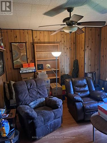 128 Maplewood Avenue, Hamilton, ON - Indoor Photo Showing Living Room