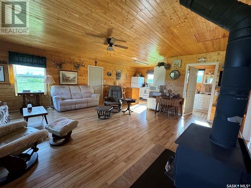 1 George Avenue, Clemenceau, SK - Indoor Photo Showing Living Room