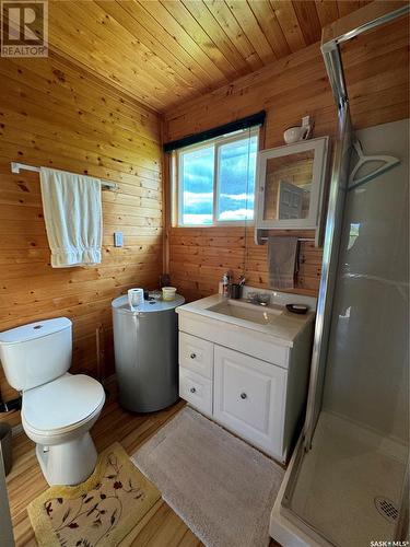 1 George Avenue, Clemenceau, SK - Indoor Photo Showing Bathroom