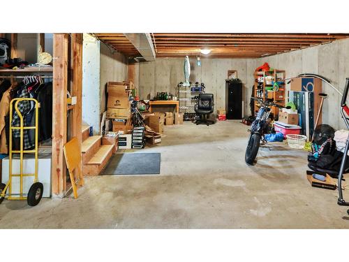 404 Fifth Avenue, Midway, BC - Indoor Photo Showing Basement
