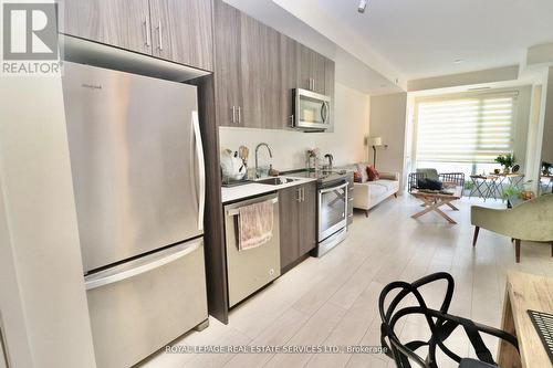 212 - 168 Sabina Drive, Oakville, ON - Indoor Photo Showing Kitchen