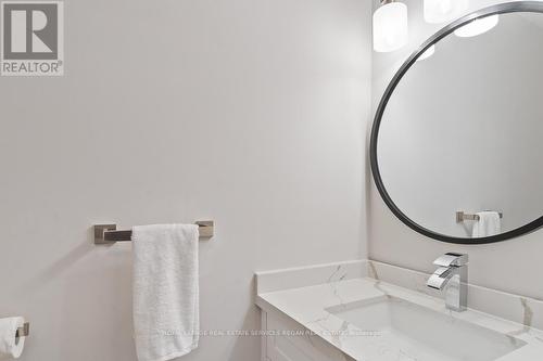 841 Sweetwater Crescent, Mississauga, ON - Indoor Photo Showing Bathroom