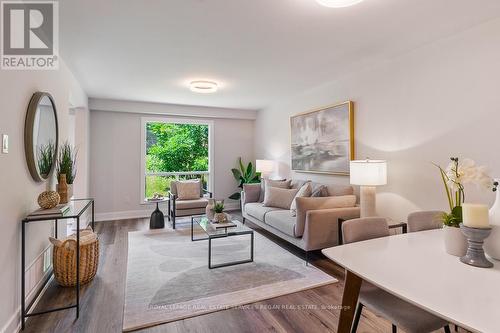 841 Sweetwater Crescent, Mississauga, ON - Indoor Photo Showing Living Room