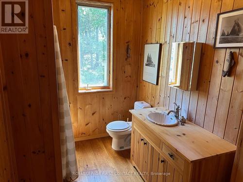 1 C393 Island, The Archipelago, ON - Indoor Photo Showing Bathroom