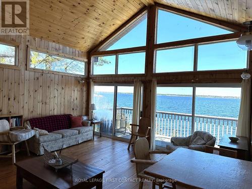 1 C393 Island, The Archipelago, ON - Indoor Photo Showing Living Room