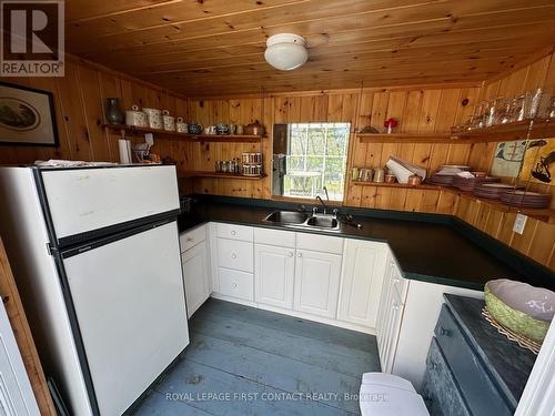 1 C393 Island, The Archipelago, ON - Indoor Photo Showing Kitchen With Double Sink