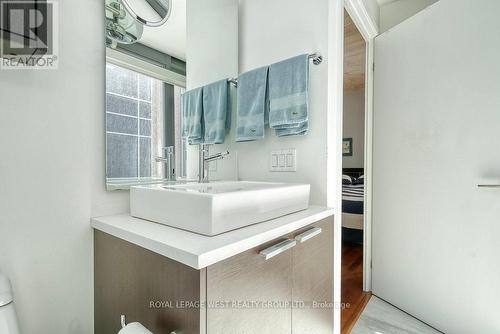 413 - 138 Princess Street, Toronto, ON - Indoor Photo Showing Bathroom