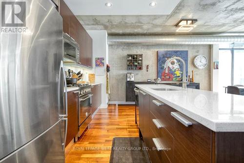 413 - 138 Princess Street, Toronto, ON - Indoor Photo Showing Kitchen With Upgraded Kitchen