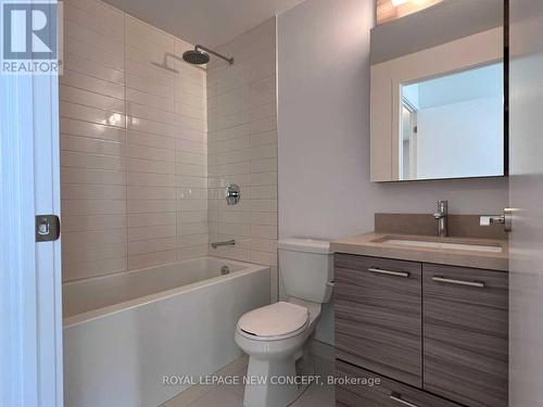 1002 - 2221 Yonge Street, Toronto, ON - Indoor Photo Showing Bathroom