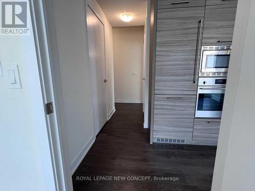 1002 - 2221 Yonge Street, Toronto, ON - Indoor Photo Showing Other Room