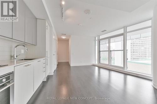 904 - 403 Church Street, Toronto, ON - Indoor Photo Showing Kitchen