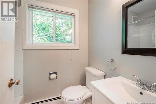 120 Liverpool Street, Fredericton, NB - Indoor Photo Showing Bathroom