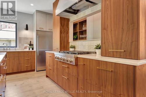 18 Mcdougall Road, Waterloo, ON - Indoor Photo Showing Kitchen