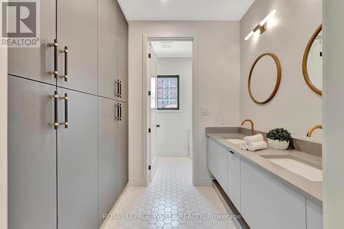 18 Mcdougall Road, Waterloo, ON - Indoor Photo Showing Bathroom