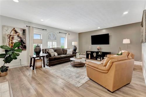 Family Room - 55 Elodia Court, Hamilton, ON - Indoor Photo Showing Living Room