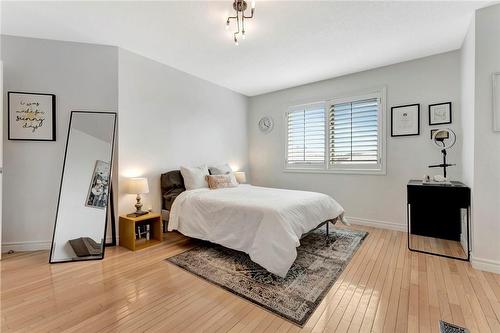 Bedroom 4 w/ Ensuite Privelege - 55 Elodia Court, Hamilton, ON - Indoor Photo Showing Bedroom