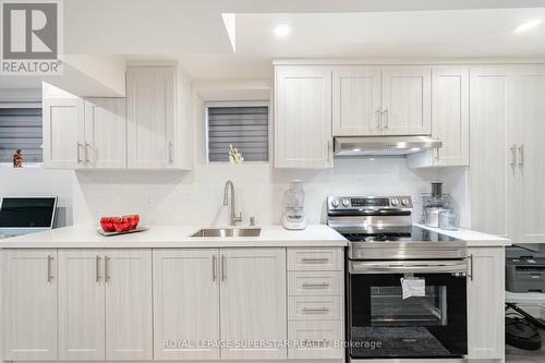 11 Sailwind Road, Brampton, ON - Indoor Photo Showing Kitchen With Upgraded Kitchen