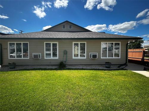 434 8Th Street, Brandon, MB - Outdoor