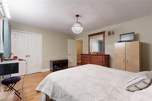 391 Stone Church Road E|Unit #18, Hamilton, ON - Indoor Photo Showing Bedroom