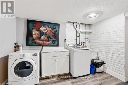 3393 Grove Avenue, Fort Erie, ON - Indoor Photo Showing Laundry Room