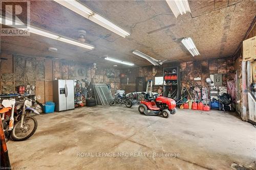 3393 Grove Avenue, Fort Erie, ON - Indoor Photo Showing Garage