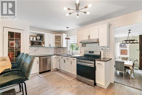 3393 Grove Avenue, Fort Erie, ON - Indoor Photo Showing Kitchen