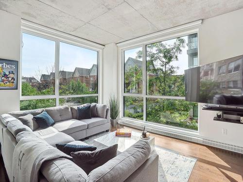 Salon - 210-2480 Rue Des Nations, Montréal (Saint-Laurent), QC - Indoor Photo Showing Living Room