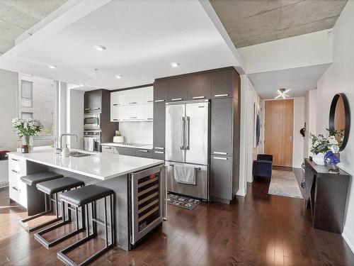 Cuisine - 210-2480 Rue Des Nations, Montréal (Saint-Laurent), QC - Indoor Photo Showing Kitchen With Upgraded Kitchen