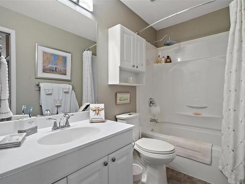 406-689 Bay St, Victoria, BC - Indoor Photo Showing Bathroom