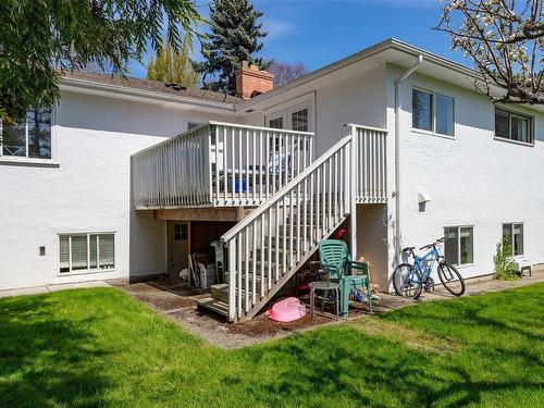 1333 Carnsew St, Victoria, BC 