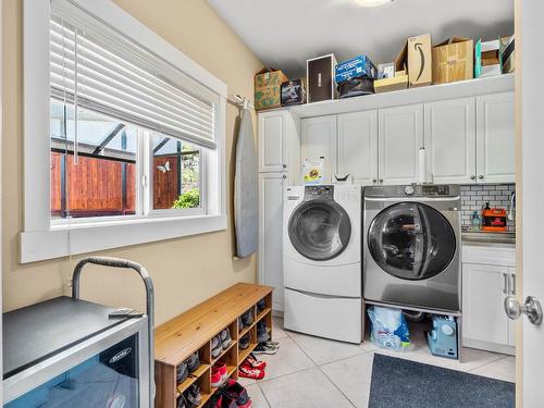 1052 Quail Drive, Kamloops, BC - Indoor Photo Showing Laundry Room