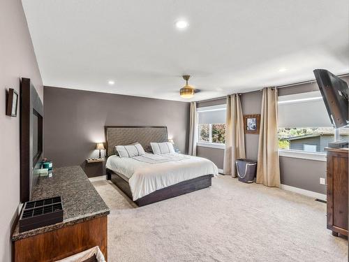 1052 Quail Drive, Kamloops, BC - Indoor Photo Showing Bedroom