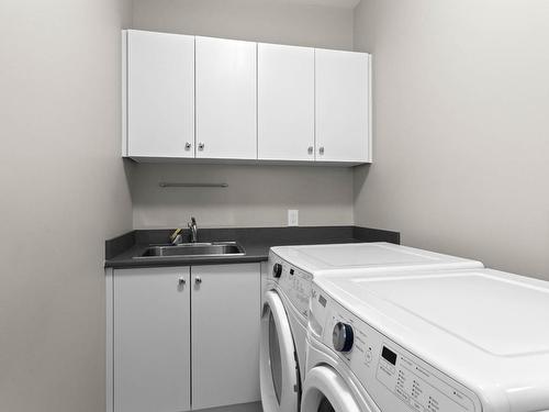 7-2171 Van Horne Drive, Kamloops, BC - Indoor Photo Showing Laundry Room