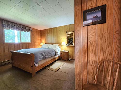 786 Coney Island, Kenora, ON - Indoor Photo Showing Bedroom