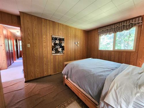 786 Coney Island, Kenora, ON - Indoor Photo Showing Bedroom