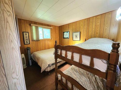 786 Coney Island, Kenora, ON - Indoor Photo Showing Bedroom